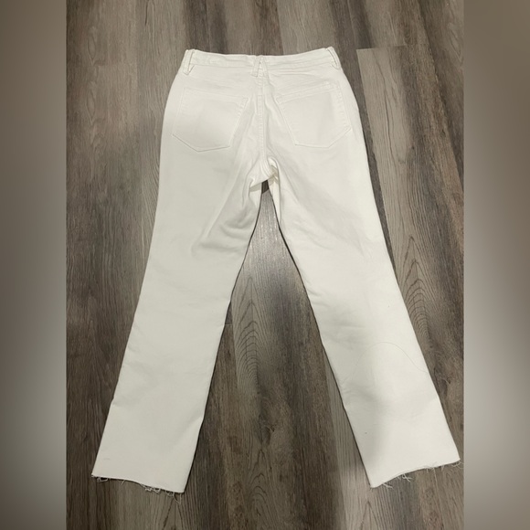 Good American Straight Leg White Jeans - Picture 10 of 10